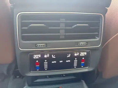 Audi Q7 2020, 80000 км, за 37962.77 USD - фото 6