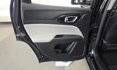 Jeep Compass 2022, 33203 км, за 12295.09 USD - фото 25