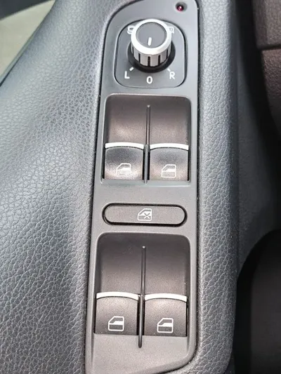 Volkswagen Tiguan 2013, 186215 км, за 6498.62 USD - фото 12