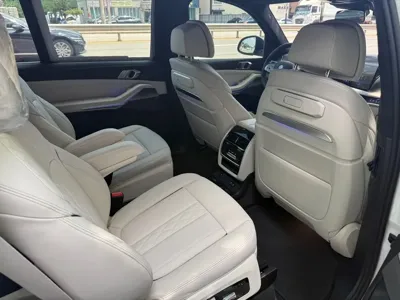 BMW X7 2025, 7056 км, за 61934.89 USD - фото 11