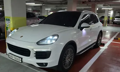 Porsche Cayenne 2015, 186000 км, за 16279.21 USD