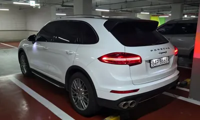 Porsche Cayenne 2015, 186000 км, за 16279.21 USD