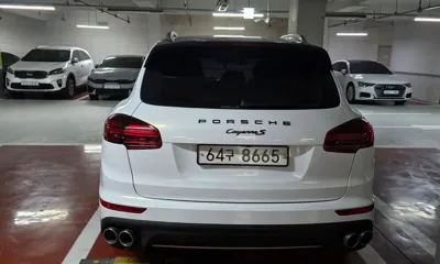 Porsche Cayenne 2015, 186000 км, за 16279.21 USD
