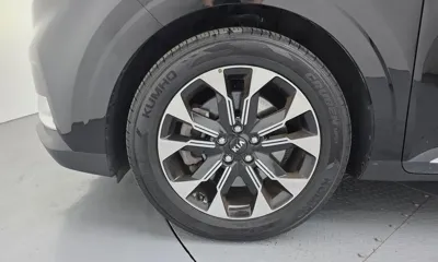 Kia Canival 2021, 83947 км, за 15426.02 USD