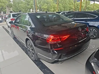 Volkswagen Passat 2017, 44400 км, за 10210.84 USD