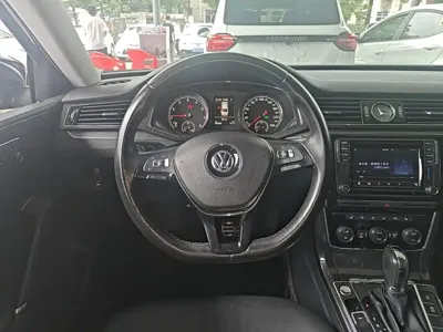 Volkswagen Passat 2017, 44400 км, за 10210.84 USD - фото 11