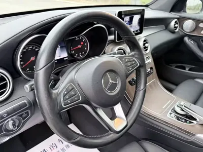 Mercedes-Benz GLC 2019, 68000 км, за 21610.61 USD