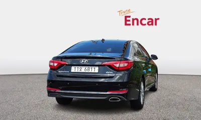 Hyundai Sonata 2015, 119578 км, за 5827.81 USD