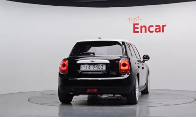 MINI Cooper 2015, 102871 км, за 4269.57 USD