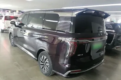 Hongqi HQ9 PHEV 2024, 21100 км, за 36811 USD