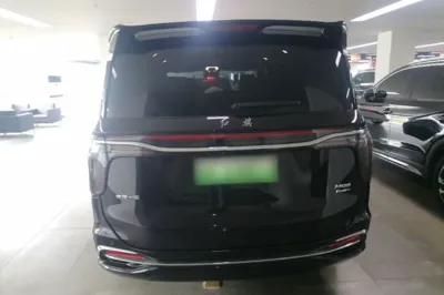 Hongqi HQ9 PHEV 2024, 21100 км, за 36811 USD