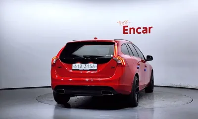 Volvo V60 2018, 101447 км, за 6291.39 USD