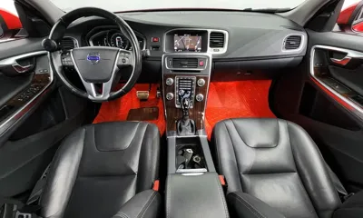 Volvo V60 2018, 101447 км, за 6291.39 USD - фото 7
