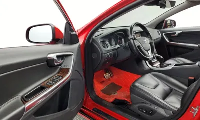 Volvo V60 2018, 101447 км, за 6291.39 USD - фото 10
