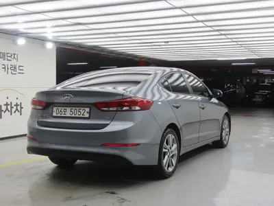 Hyundai Avante 2018, 92559 км, за 6039.12 USD