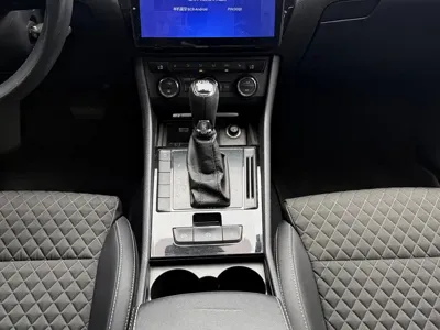 Skoda Superb 2017, 113000 км, за 5665.48 USD - фото 11