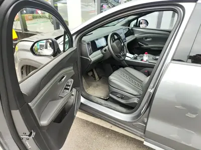 BYD L DM-i 2025, 5600 км, за 17651.64 USD