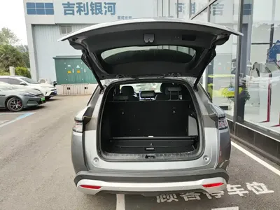 BYD L DM-i 2025, 5600 км, за 17651.64 USD - фото 9