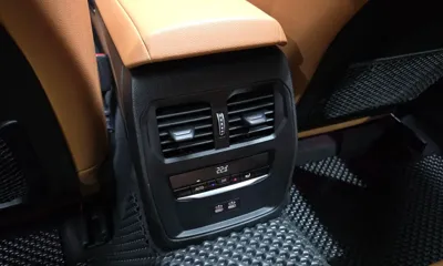BMW 3-Series 2023, 47312 км, за 23322.49 USD - фото 31