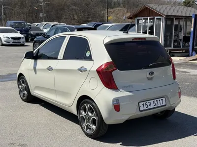 Kia Morning 2014, 138000 км, за 2842.41 USD