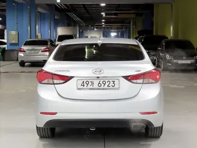 Hyundai Avante 2014, 86208 км, за 4527.69 USD