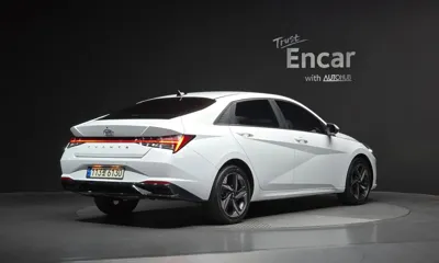 Hyundai Avante 2023, 25448 км, за 15827.8 USD