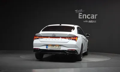 Hyundai Avante 2023, 25448 км, за 15827.8 USD