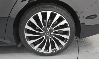 Lincoln Continental 2019, 53140 км, за 16195.15 USD - фото 21