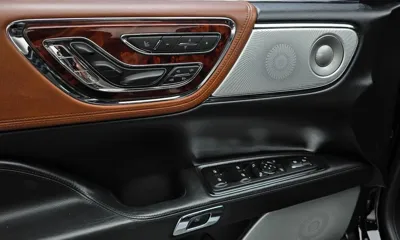 Lincoln Continental 2019, 53140 км, за 16195.15 USD - фото 31
