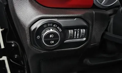 Jeep Wrangler 2018, 70638 км, за 23059.13 USD - фото 14