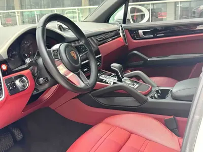 Porsche Cayenne 2019, 100000 км, за 45713.82 USD