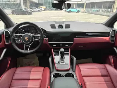 Porsche Cayenne 2019, 100000 км, за 45713.82 USD