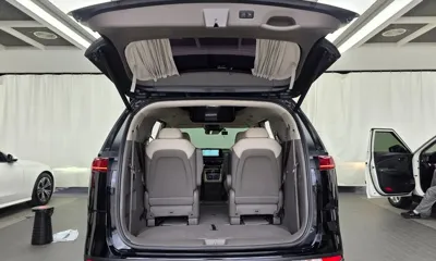 Kia Canival 2023, 59776 км, за 22427.35 USD - фото 20