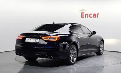 Maserati Quattroporte 2017, 117632 км, за 13719.31 USD