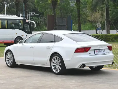 Audi A7 2014, 83000 км, за 15582.39 USD