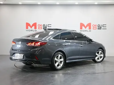 Hyundai Sonata 2018, 131405 км, за 7548.9 USD