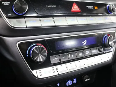 Hyundai Sonata 2018, 131405 км, за 7548.9 USD - фото 9