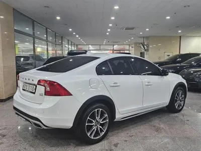 Volvo S60 2016, 155060 км, за 6930.95 USD