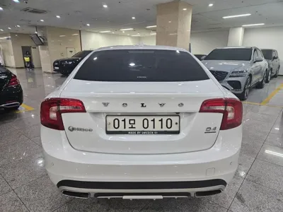 Volvo S60 2016, 155060 км, за 6930.95 USD