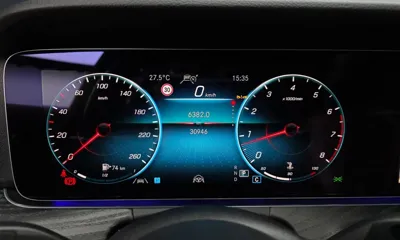 Mercedes-Benz E-Class 2023, 30946 км, за 26782.2 USD - фото 8