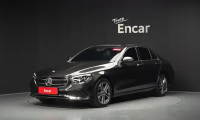 Mercedes-Benz E-Class 2023, 30946 км, за 26782.2 USD - фото 11