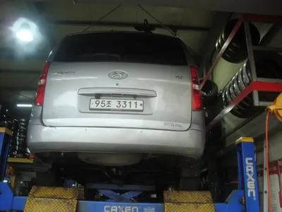 Hyundai Starex 2015, 215000 км, за 4266.77 USD