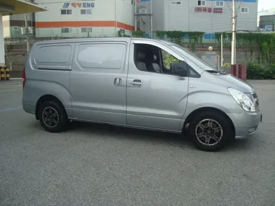 Hyundai Starex 2015, 215000 км, за 4266.77 USD