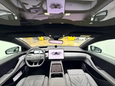Nio ET5 2025, 12400 км, за 27700.4 USD
