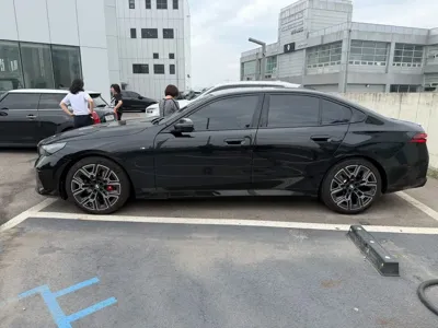 BMW 5-Series 2026, 9700 км, за 74757.82 USD