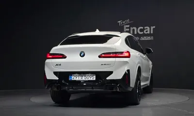 BMW X4 2025, 1376 км, за 55700.36 USD