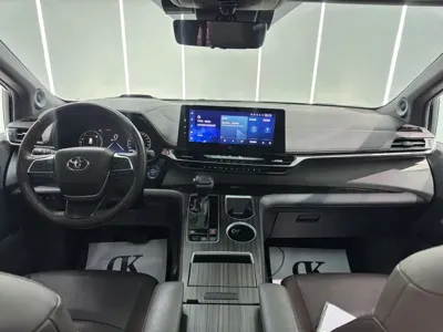 Toyota Granvia 2023, 63000 км, за 33554.85 USD