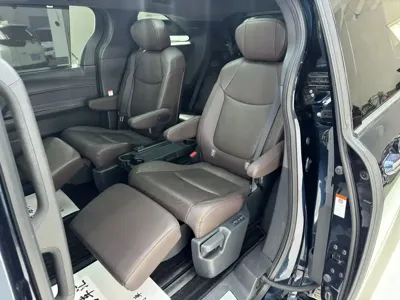 Toyota Granvia 2023, 63000 км, за 33554.85 USD - фото 16