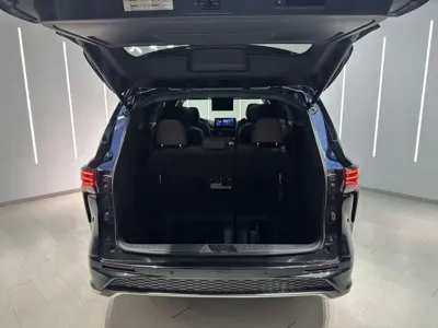 Toyota Granvia 2023, 63000 км, за 33554.85 USD - фото 21