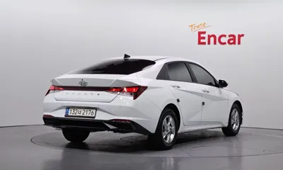 Hyundai Avante 2021, 61348 км, за 10553.75 USD